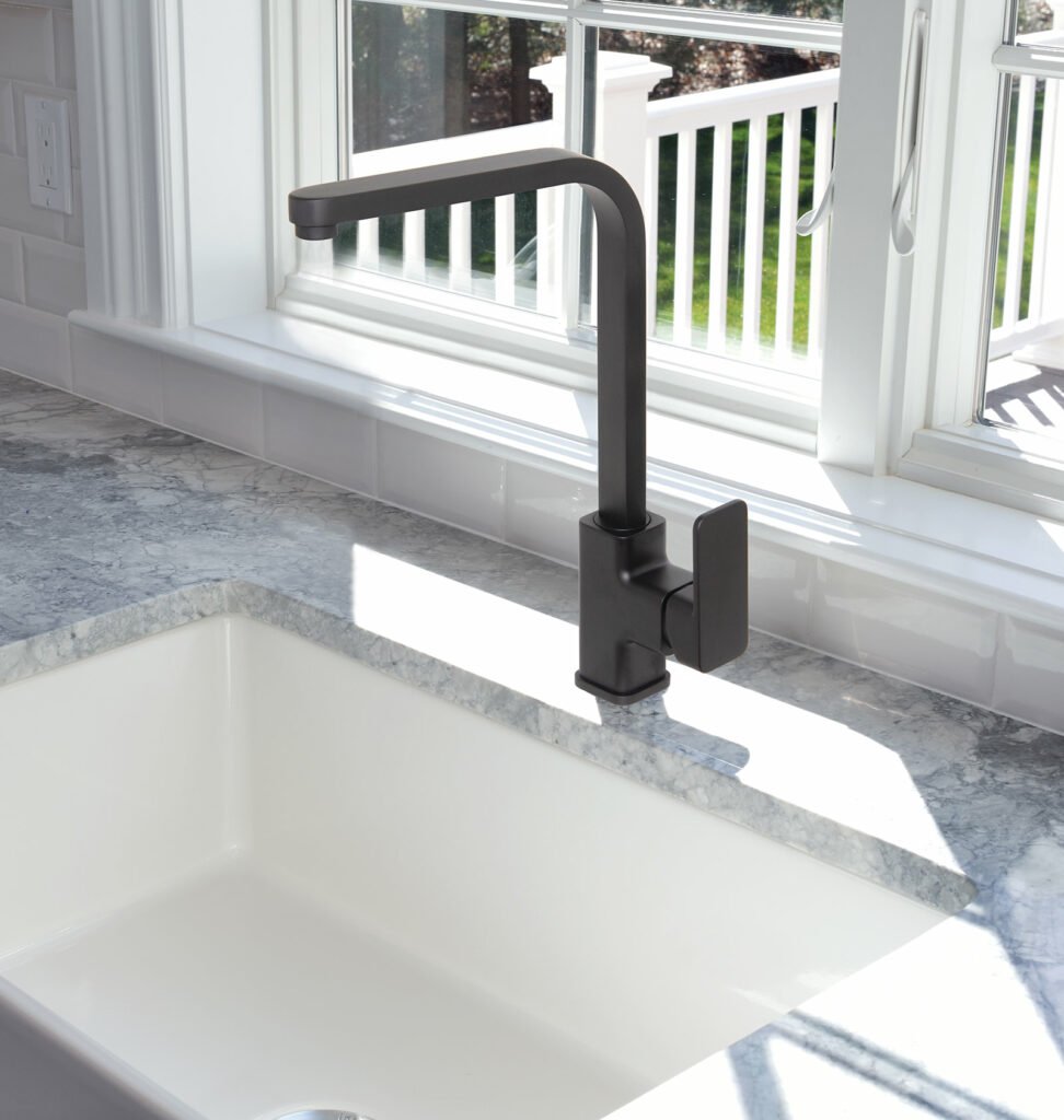 Blutide Shore Black Sink Mixer Tap Blutide Shore Black Sink Mixer Tap